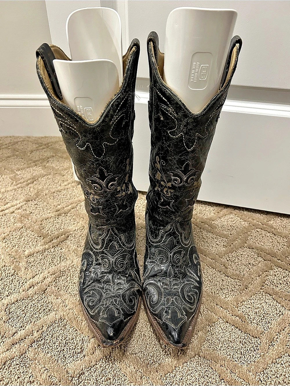 Corral Vintage Black Floral Embroidery Snip Toe Cowboy Boot Embroidered Western